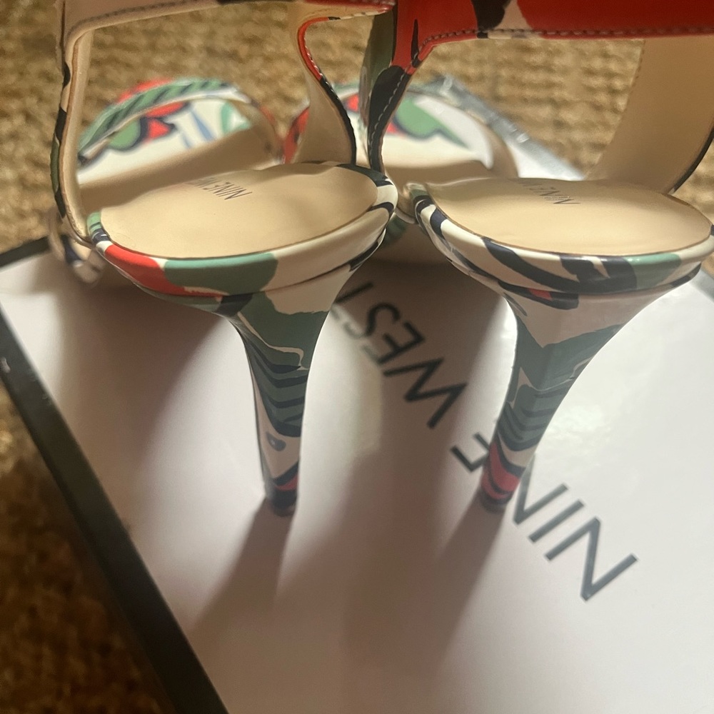 Nine West heels - Picture 2 of 5